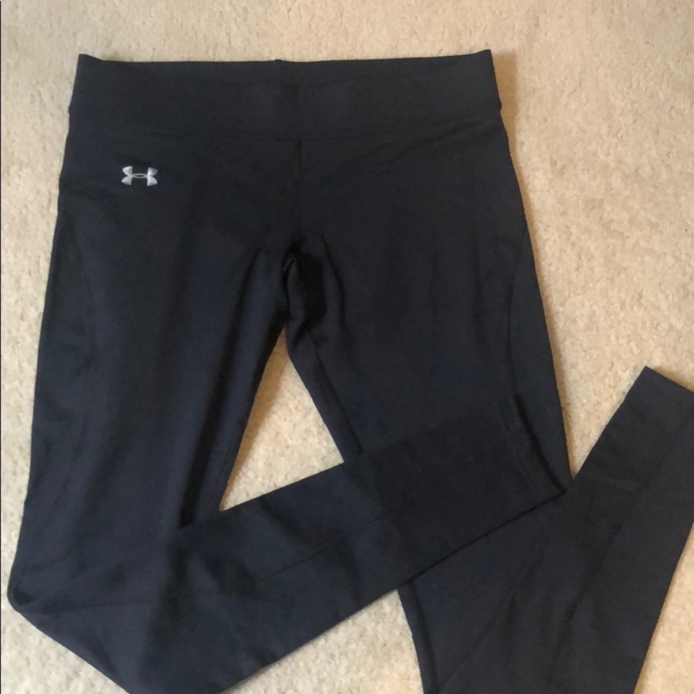 Under Armour black leggings